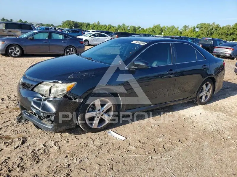 2013 Toyota CAMRY фото