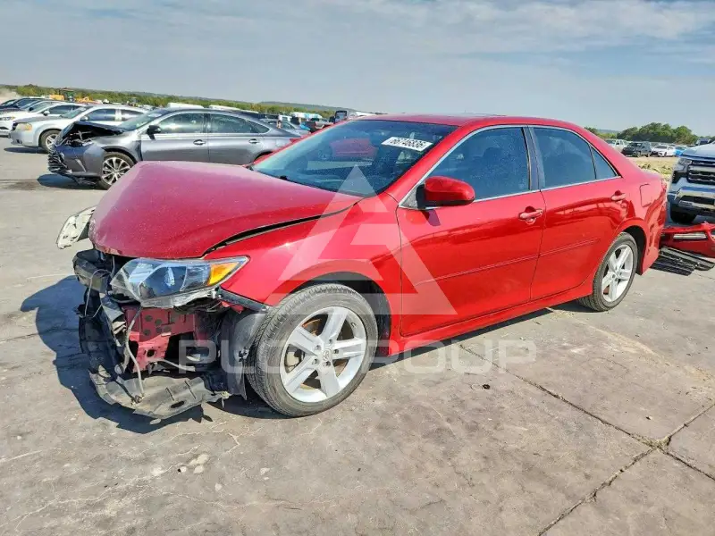 2013 Toyota CAMRY фото