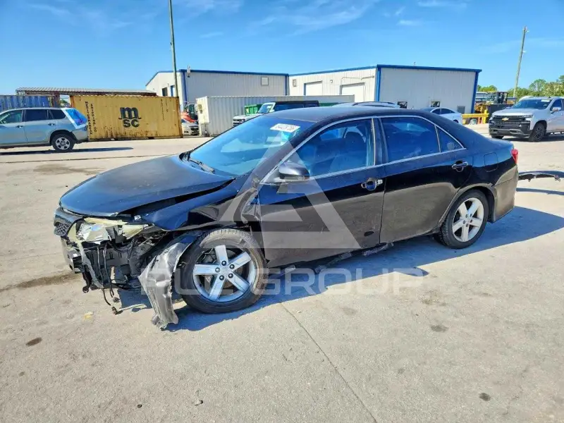 2013 Toyota CAMRY photo