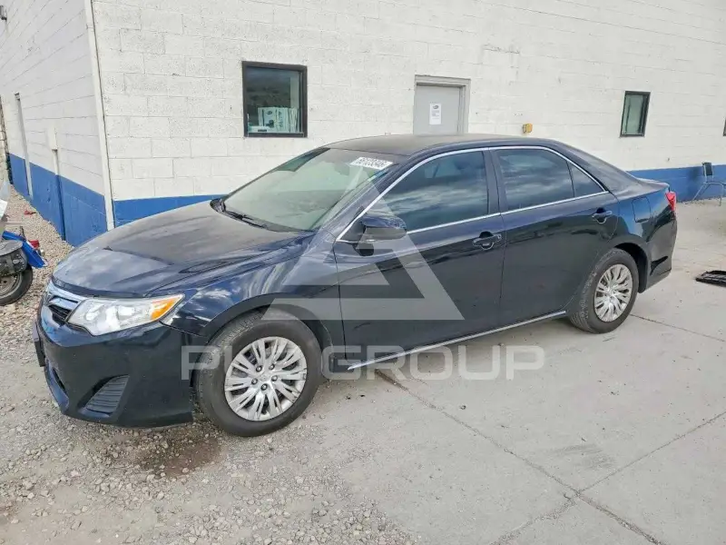 2013 Toyota CAMRY фото