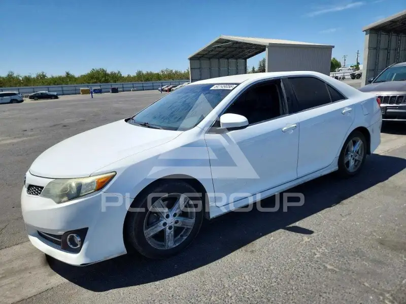 2013 Toyota CAMRY фото