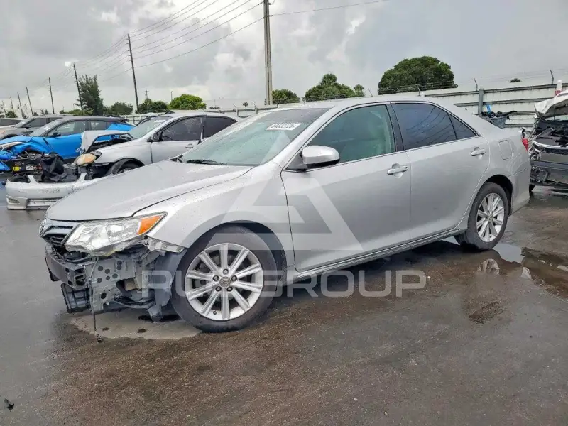 2013 Toyota CAMRY фото
