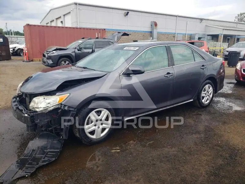 2013 Toyota CAMRY photo
