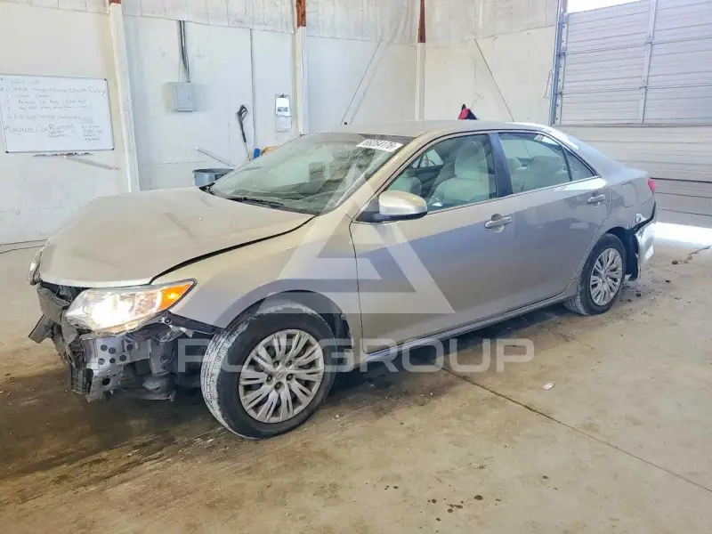 2013 Toyota CAMRY фото
