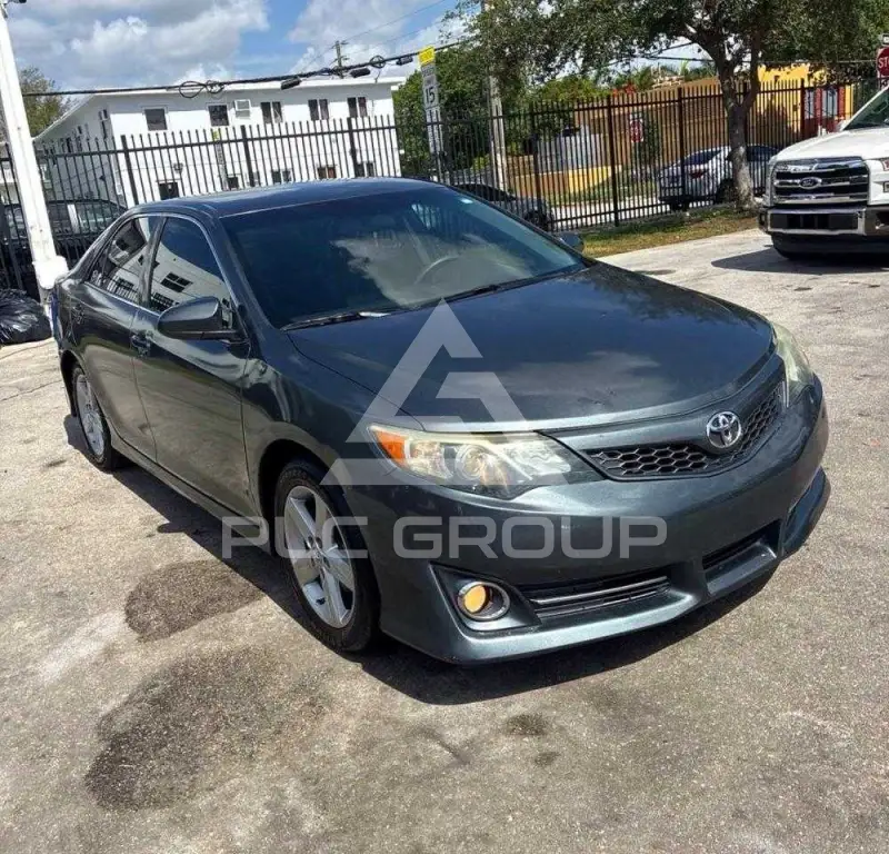 2013 Toyota CAMRY фото