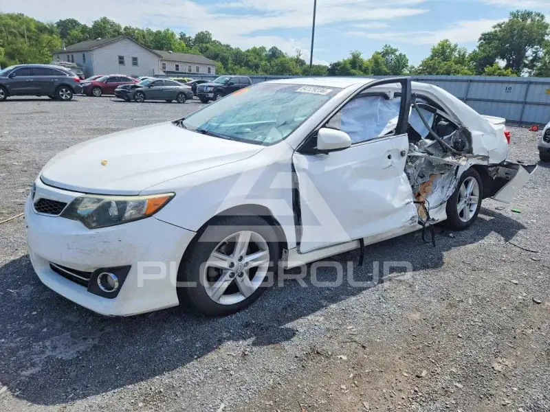 2013 Toyota CAMRY photo