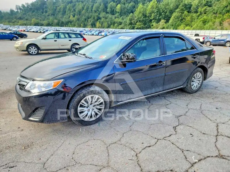 2013 Toyota CAMRY фото
