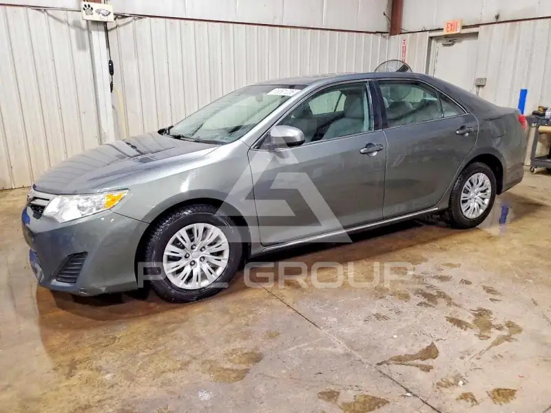 2013 Toyota CAMRY фото