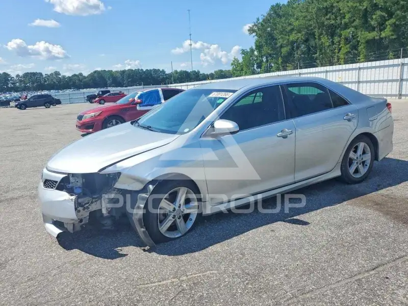 2013 Toyota CAMRY photo