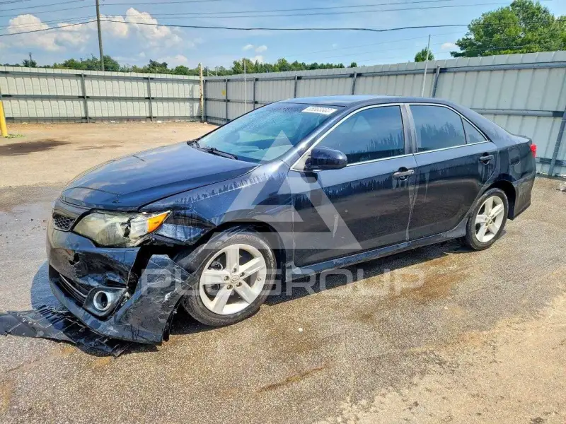 2013 Toyota CAMRY фото