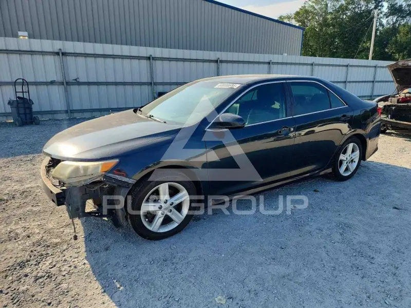 2013 Toyota CAMRY фото