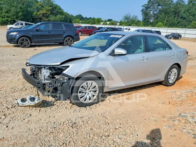 2013 Toyota CAMRY фото