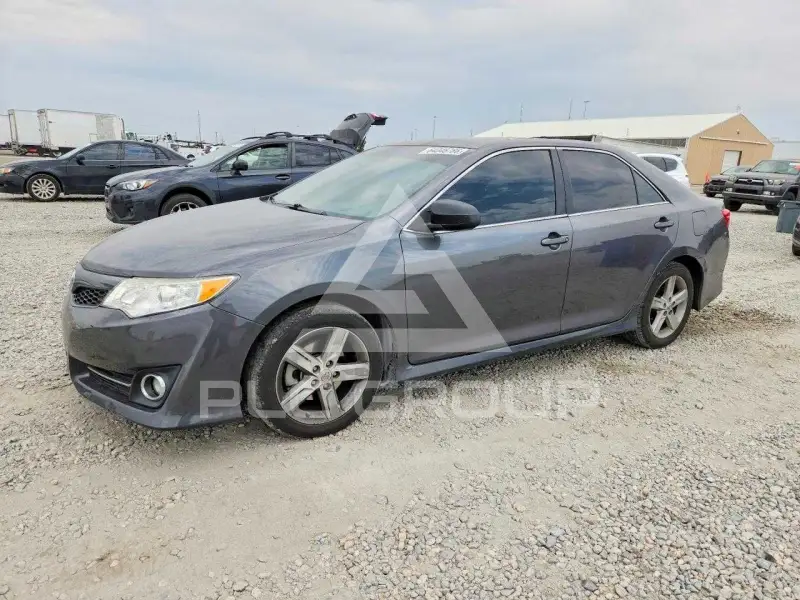 2013 Toyota CAMRY photo
