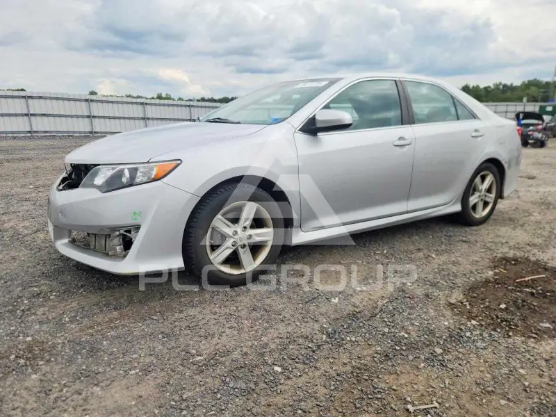 2013 Toyota CAMRY фото