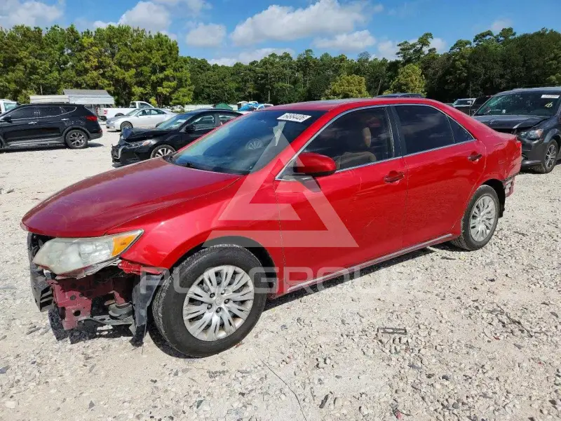 2013 Toyota CAMRY фото
