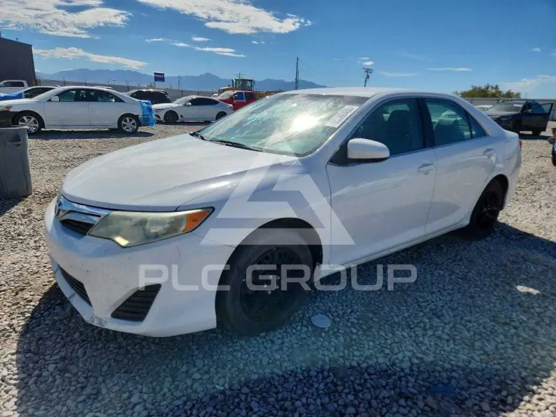 2013 Toyota CAMRY фото
