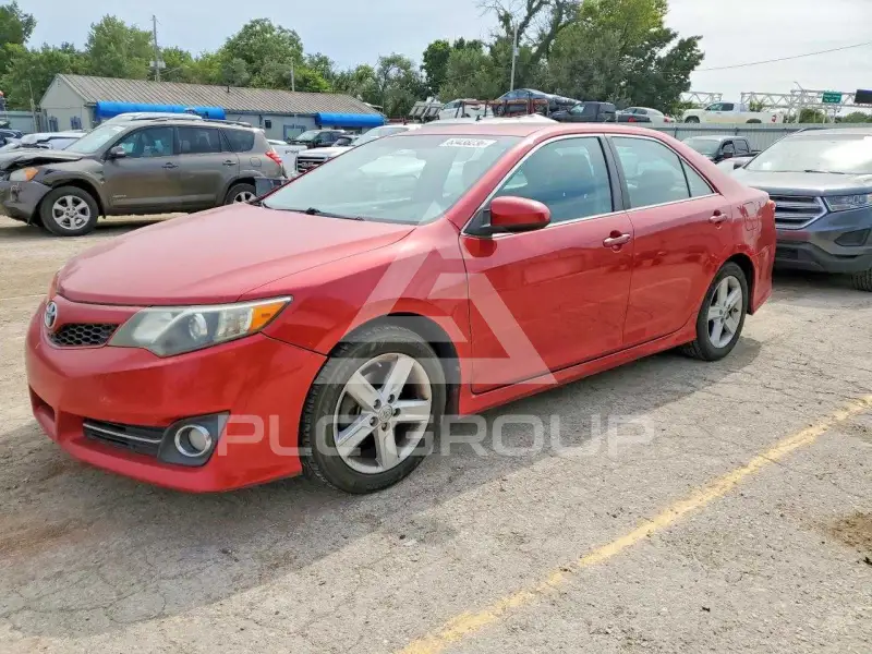 2013 Toyota CAMRY фото