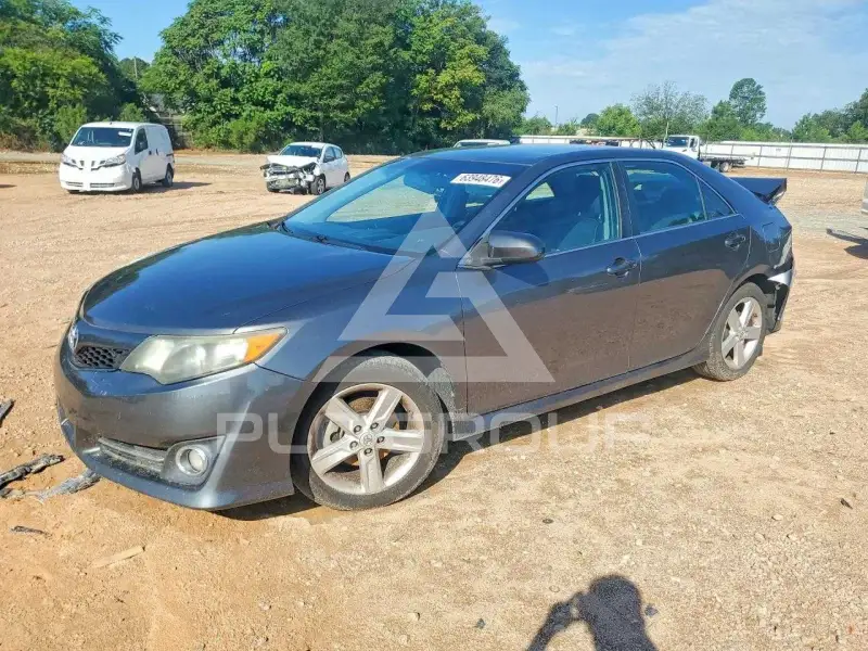 2013 Toyota CAMRY фото