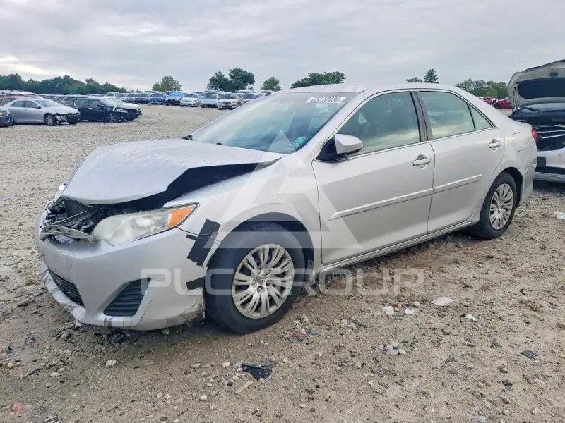 2013 Toyota CAMRY фото