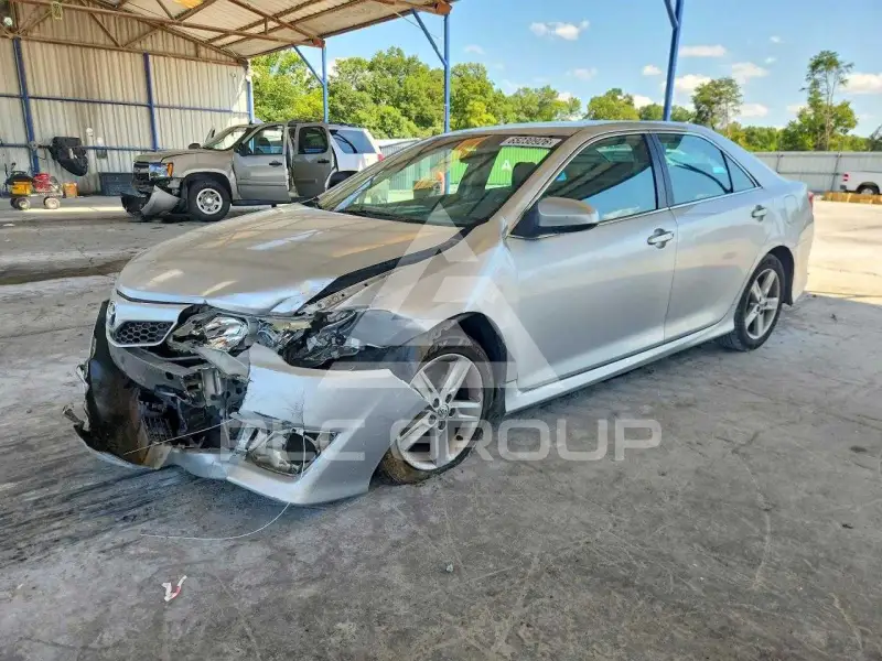 2013 Toyota CAMRY photo