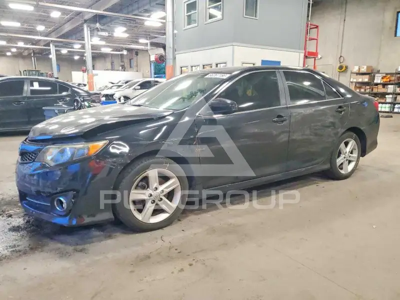 2013 Toyota CAMRY фото