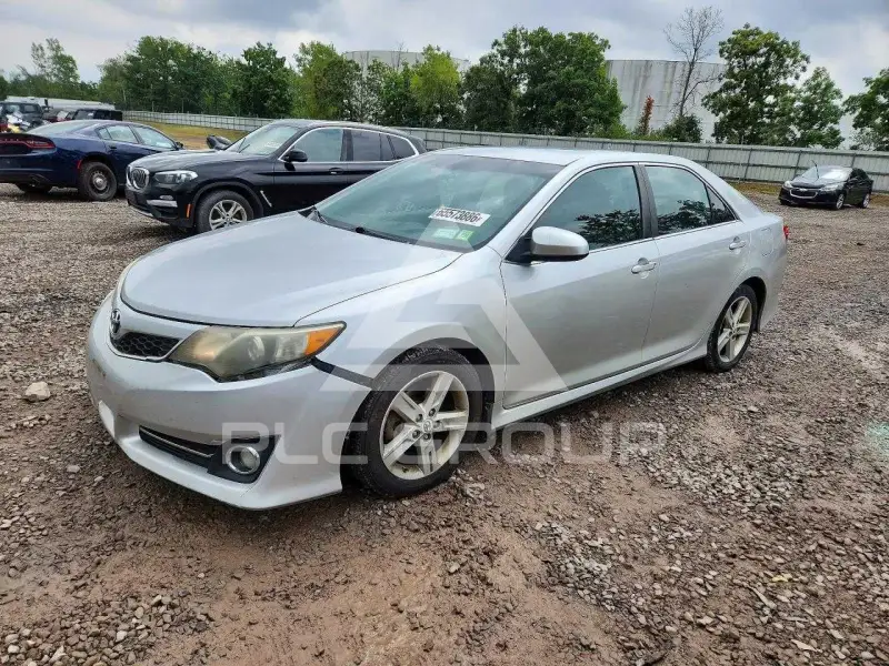 2013 Toyota CAMRY фото