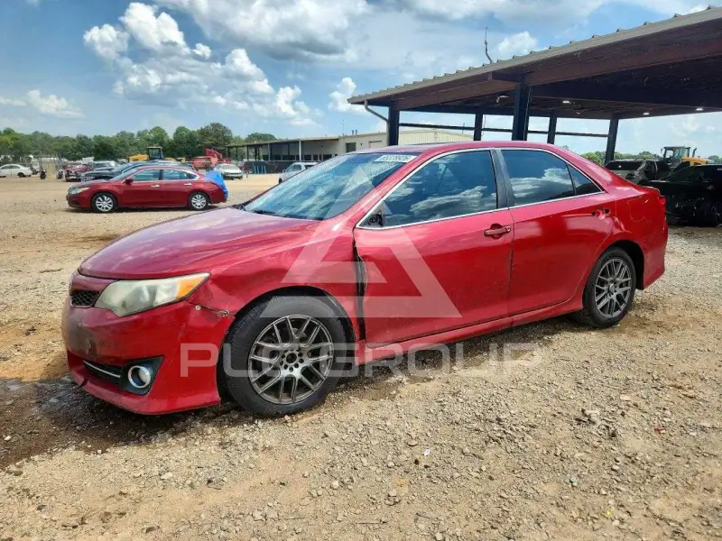 2013 Toyota CAMRY фото