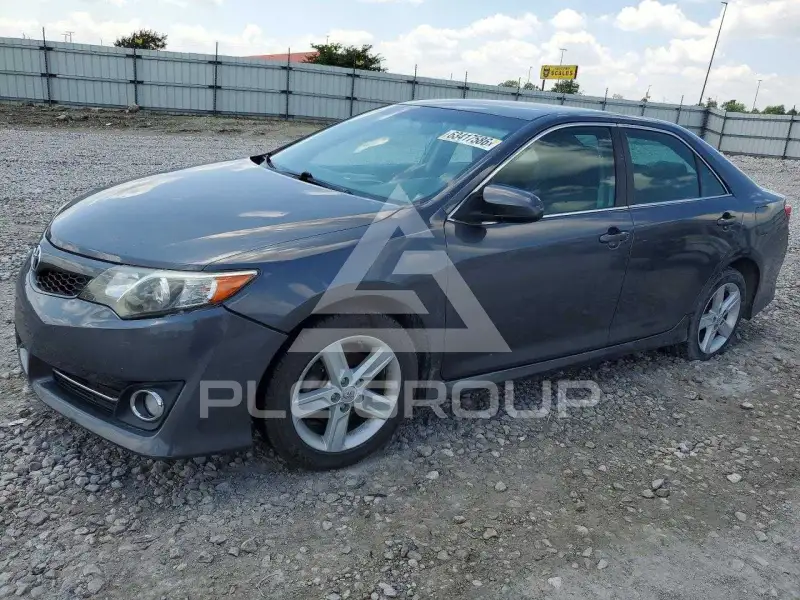 2013 Toyota CAMRY фото