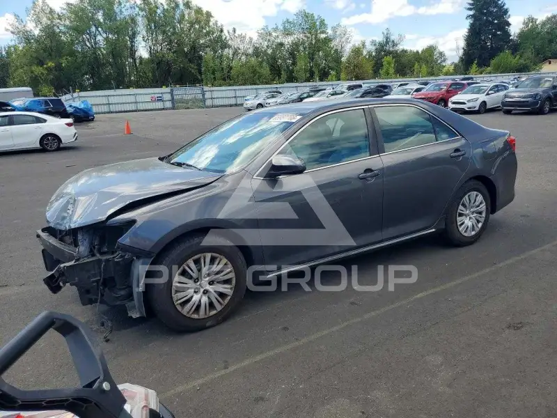 2013 Toyota CAMRY photo