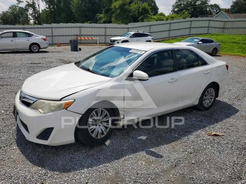 2013 Toyota CAMRY фото