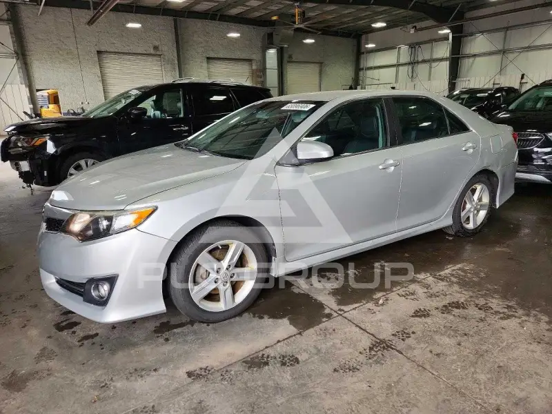 2013 Toyota CAMRY photo