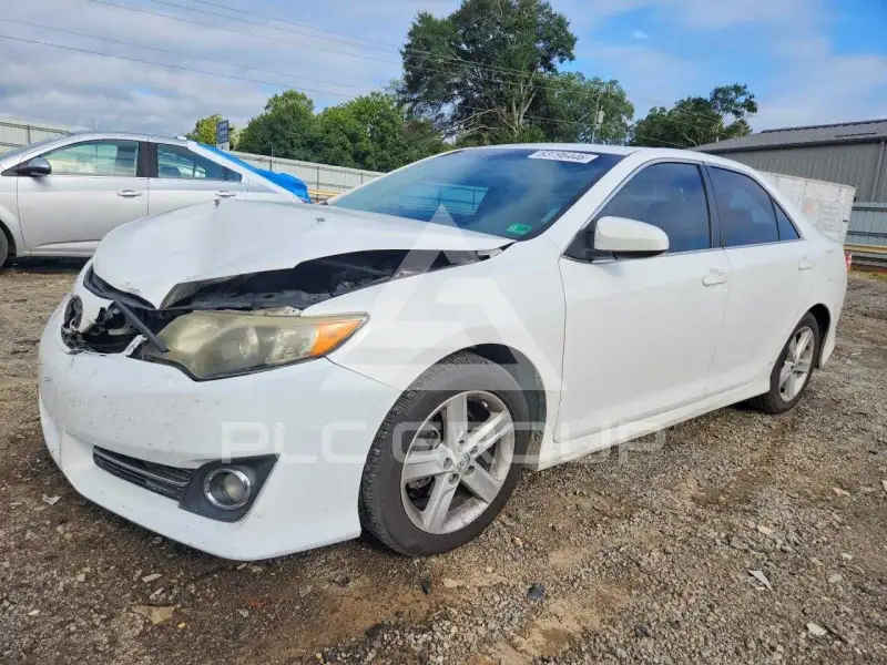 2013 Toyota CAMRY фото