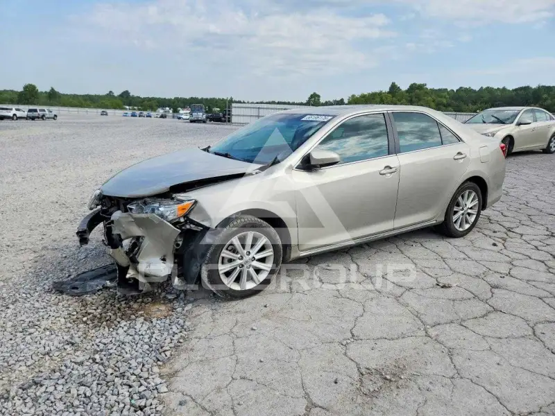 2013 Toyota CAMRY фото