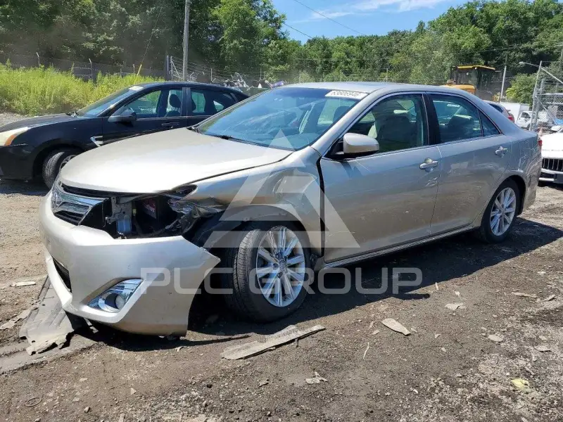2013 Toyota CAMRY фото