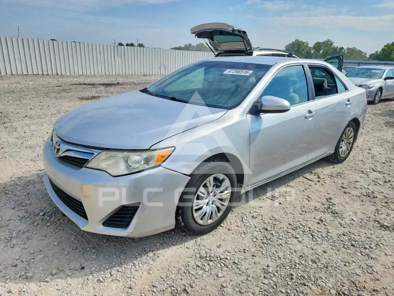 2013 Toyota CAMRY фото