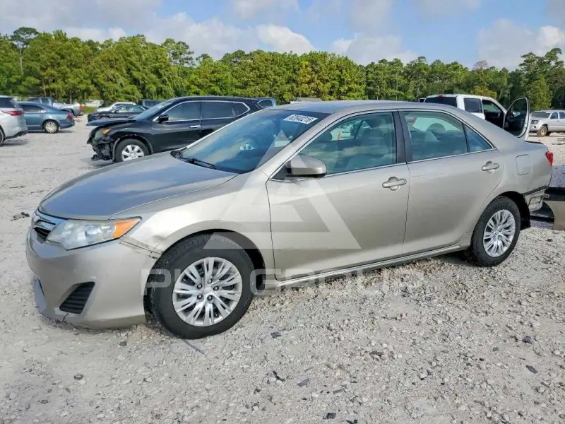 2013 Toyota CAMRY фото
