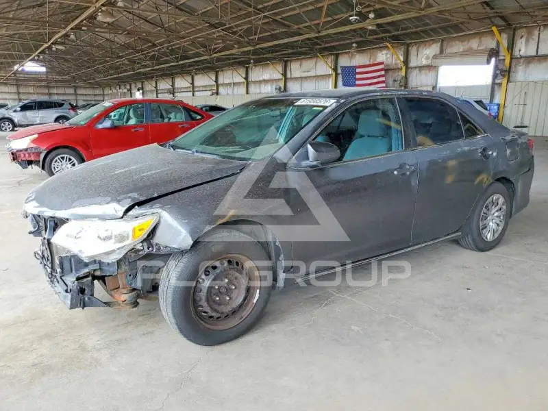 2013 Toyota CAMRY фото
