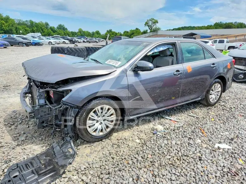 2013 Toyota CAMRY фото