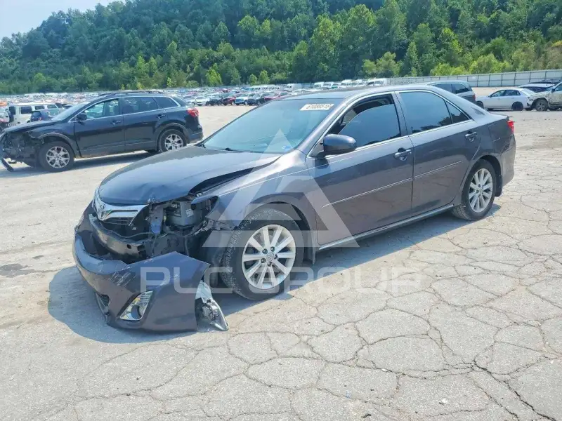 2013 Toyota CAMRY фото