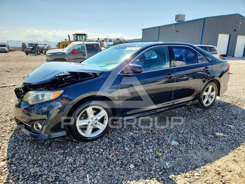 2013 Toyota CAMRY фото