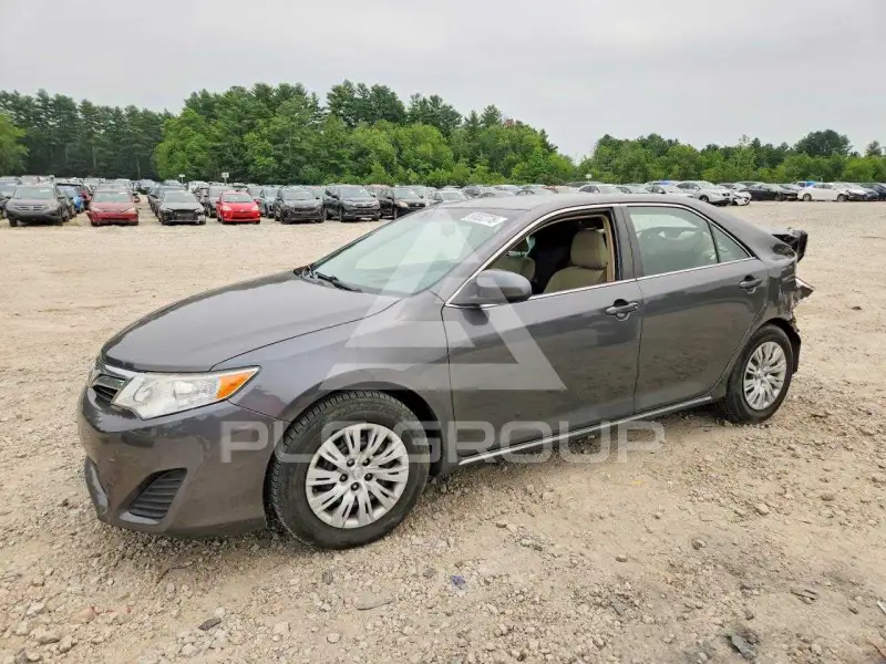 2013 Toyota CAMRY фото
