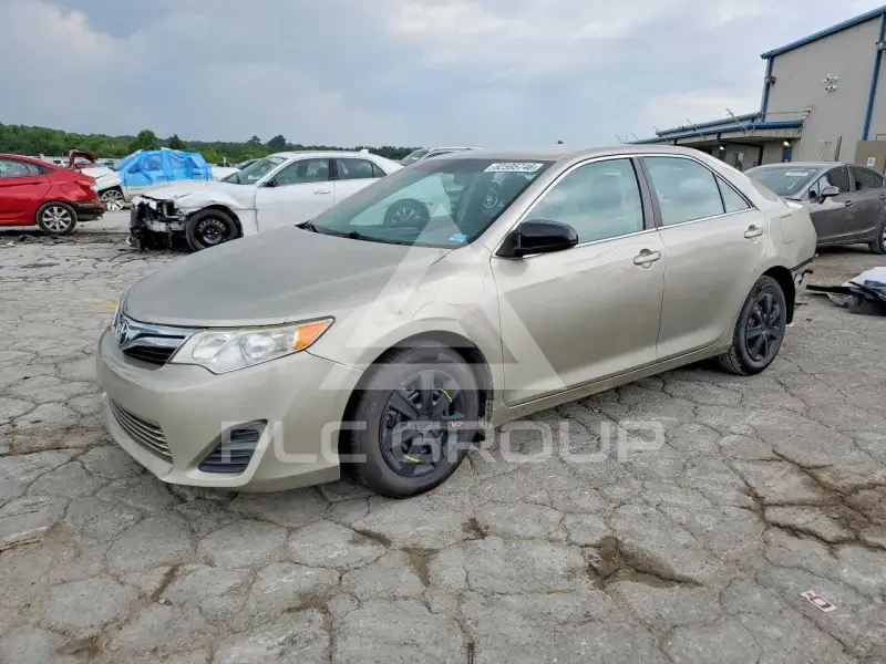2013 Toyota CAMRY фото