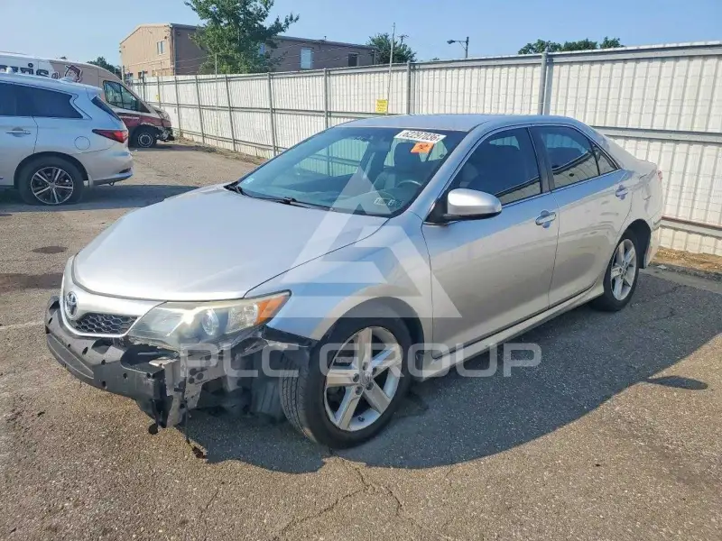 2013 Toyota CAMRY фото