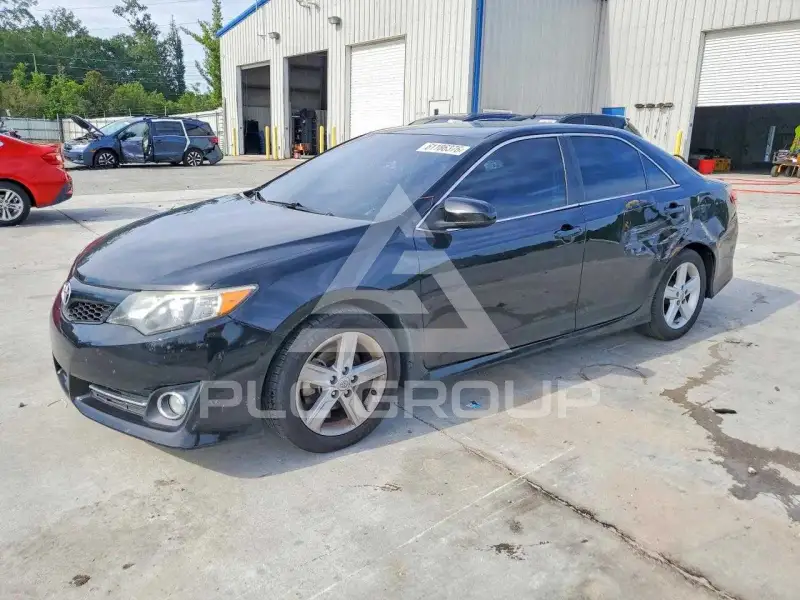 2013 Toyota CAMRY фото