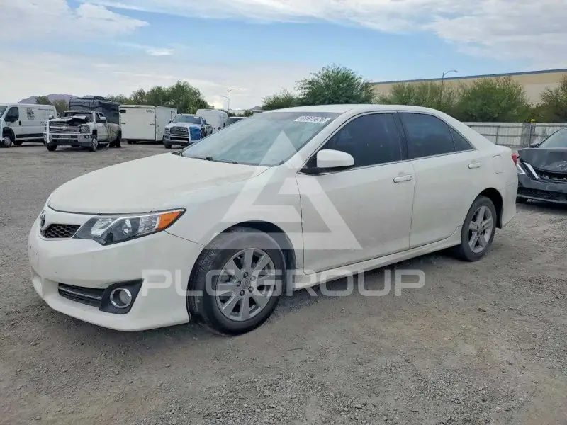 2013 Toyota CAMRY фото