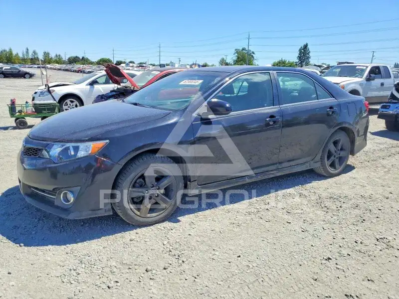 2013 Toyota CAMRY фото