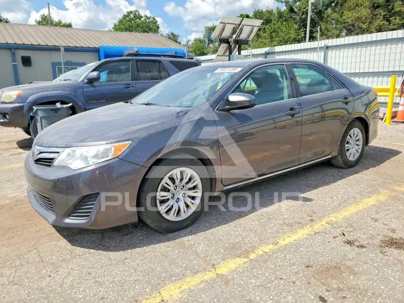 2013 Toyota CAMRY фото