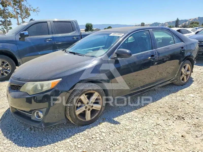 2013 Toyota CAMRY фото