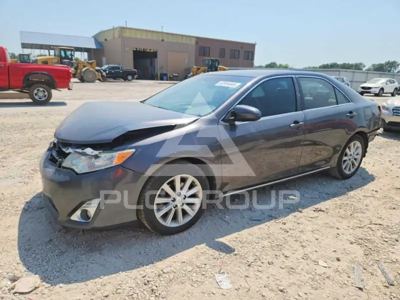 2013 Toyota CAMRY photo