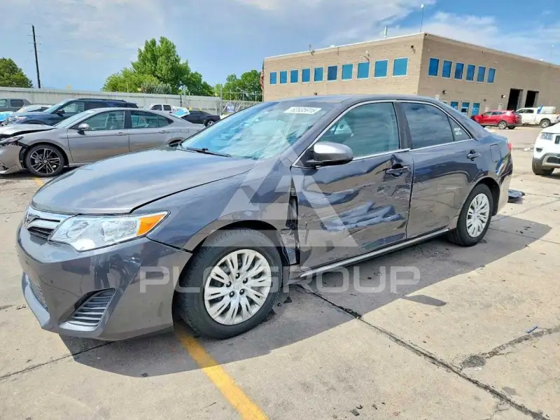 2013 Toyota CAMRY фото